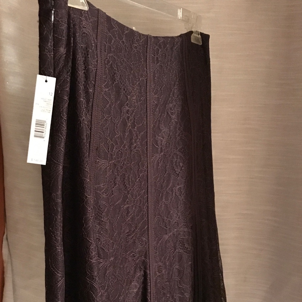 Tahari textured floral pattern skirt - size 12